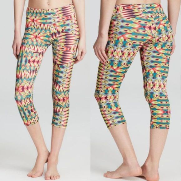 Onzie kaleidoscope tutti Fruiti psychedelic capri yoga leggings